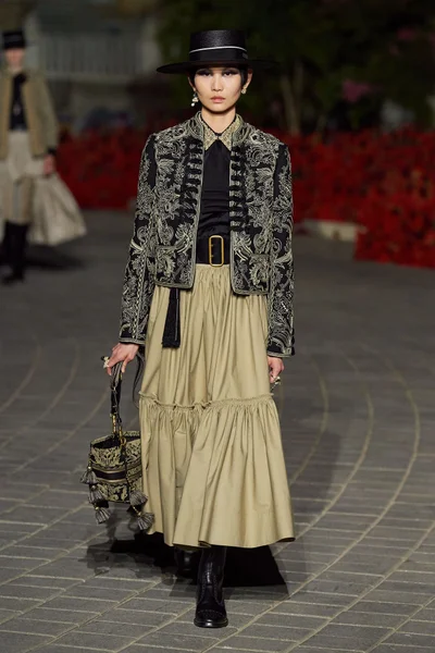 Look 69